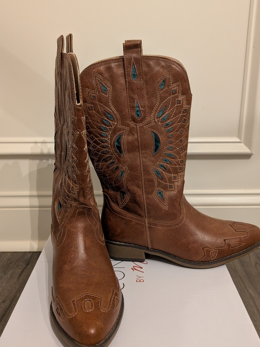 Coconuts by Matisse Brown Western Heeled Boots Women's Size 8 with Teal Inlay